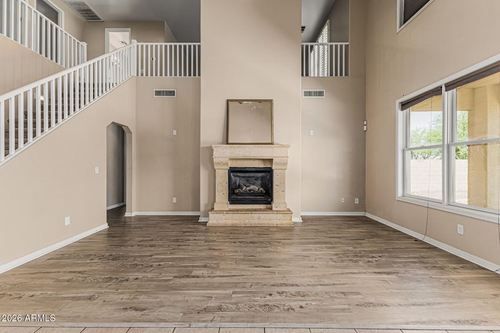 Image 16 of property listing at 6709 S 40TH Avenue, Phoenix, AZ 85041