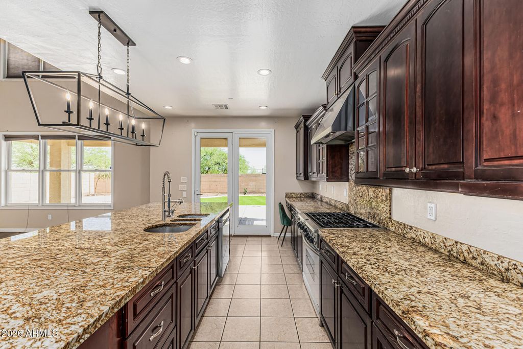 Image 22 of property listing at 6709 S 40TH Avenue, Phoenix, AZ 85041