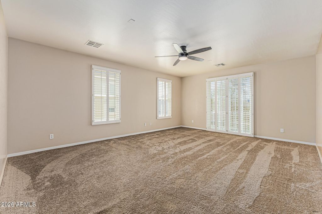 Image 28 of property listing at 6709 S 40TH Avenue, Phoenix, AZ 85041