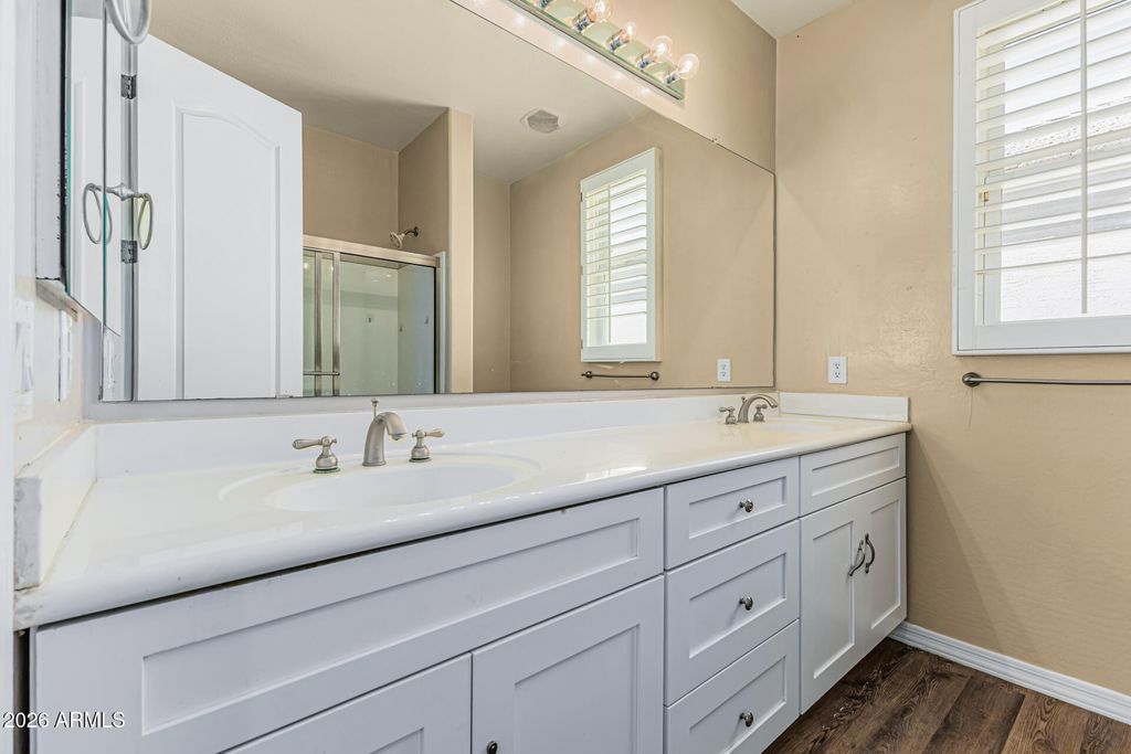 Image 39 of property listing at 6709 S 40TH Avenue, Phoenix, AZ 85041