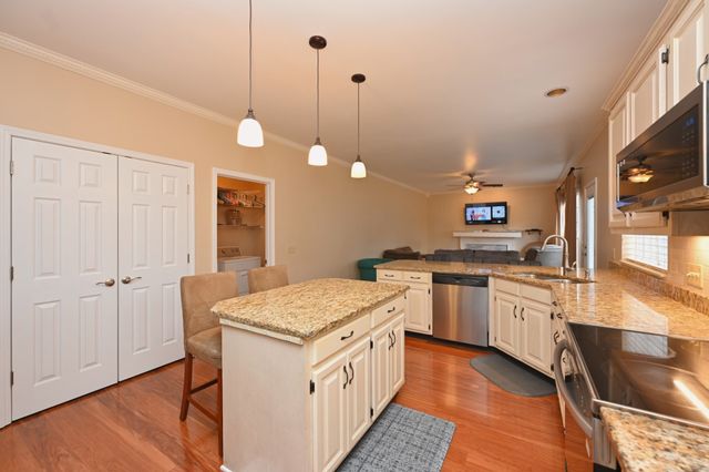 820 Caldwell Dr, Goodlettsville, TN 37072