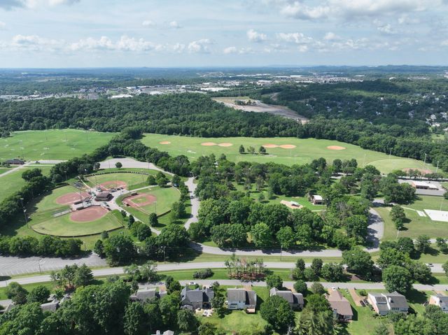 820 Caldwell Dr, Goodlettsville, TN 37072