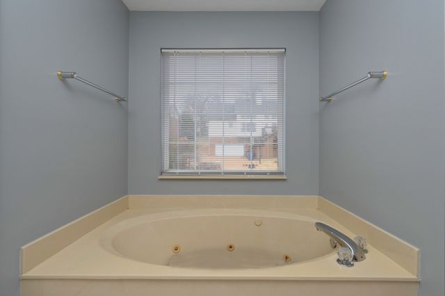 820 Caldwell Dr, Goodlettsville, TN 37072