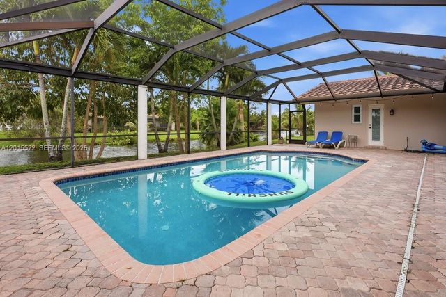16530 Lake Tree Dr 16530, Weston, FL 33326