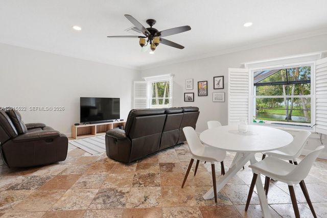 16530 Lake Tree Dr 16530, Weston, FL 33326