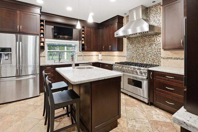 16530 Lake Tree Dr 16530, Weston, FL 33326