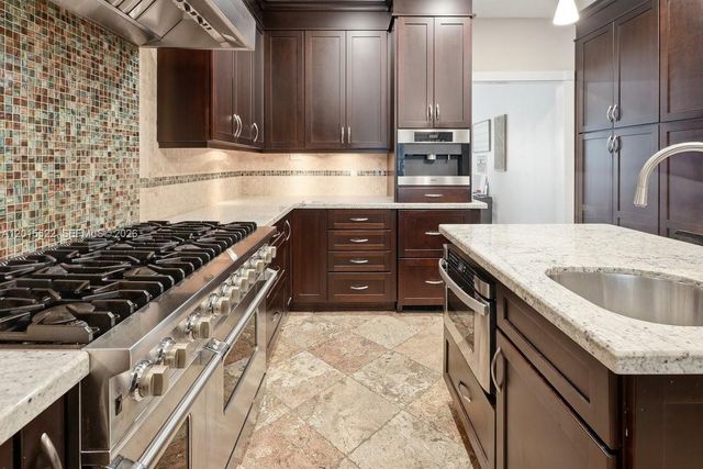 16530 Lake Tree Dr 16530, Weston, FL 33326