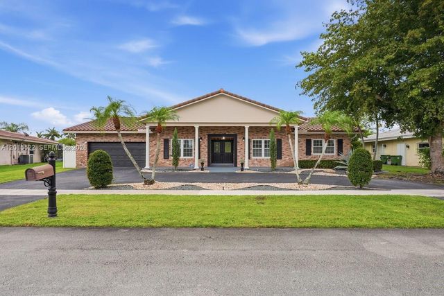 16530 Lake Tree Dr 16530, Weston, FL 33326
