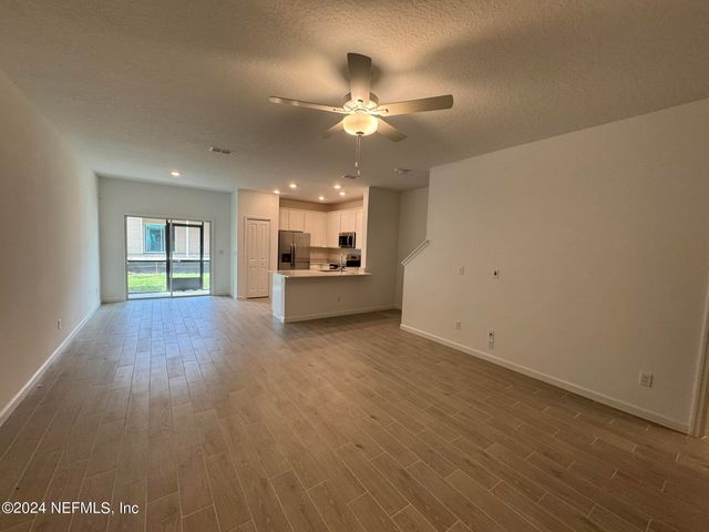 4351 LEEWARD BREEZE Loop, Middleburg, FL 32068