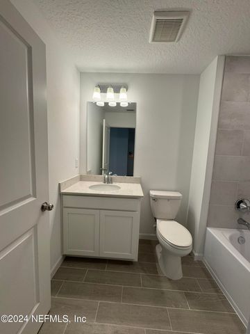 4351 LEEWARD BREEZE Loop, Middleburg, FL 32068