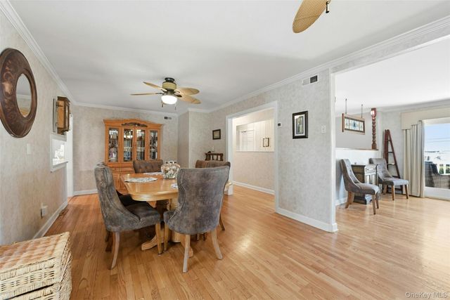 661 Shore Drive, Oakdale, NY 11769