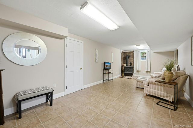 661 Shore Drive, Oakdale, NY 11769