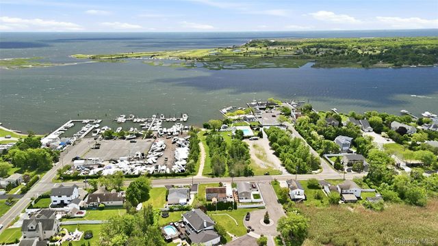 661 Shore Drive, Oakdale, NY 11769