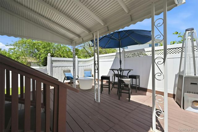 661 Shore Drive, Oakdale, NY 11769