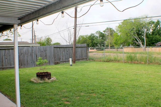 3131 Fern Rock Drive, La Porte, TX 77571