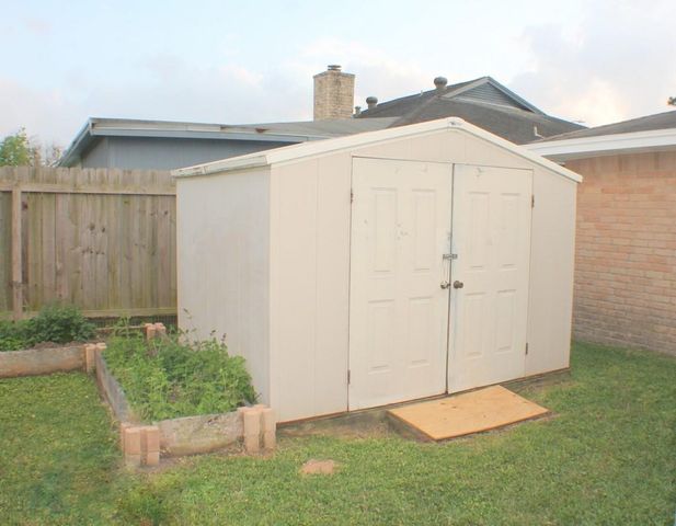 3131 Fern Rock Drive, La Porte, TX 77571