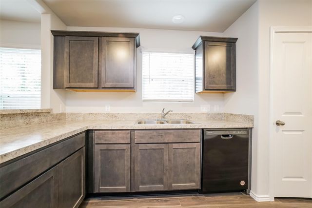 2161 Middle Ridge Drive, Conroe, TX 77301