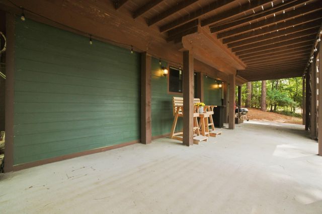 213 Lakefront Drive, Onalaska, TX 77360