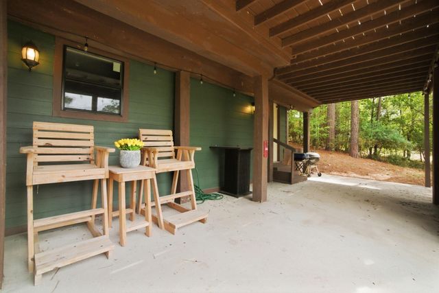 213 Lakefront Drive, Onalaska, TX 77360