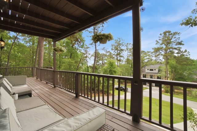 213 Lakefront Drive, Onalaska, TX 77360