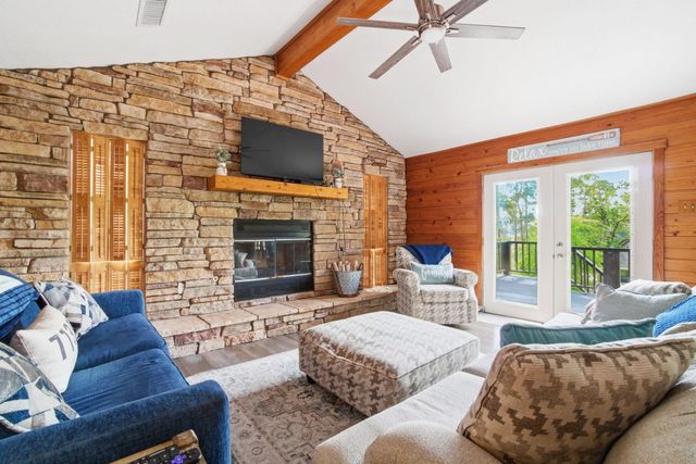 213 Lakefront Drive, Onalaska, TX 77360