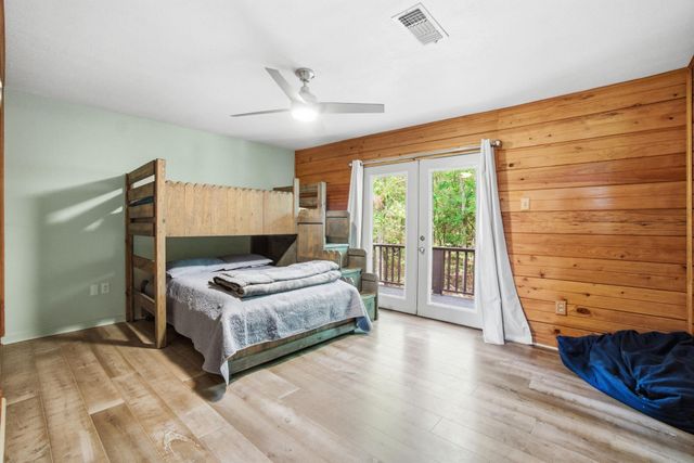 213 Lakefront Drive, Onalaska, TX 77360