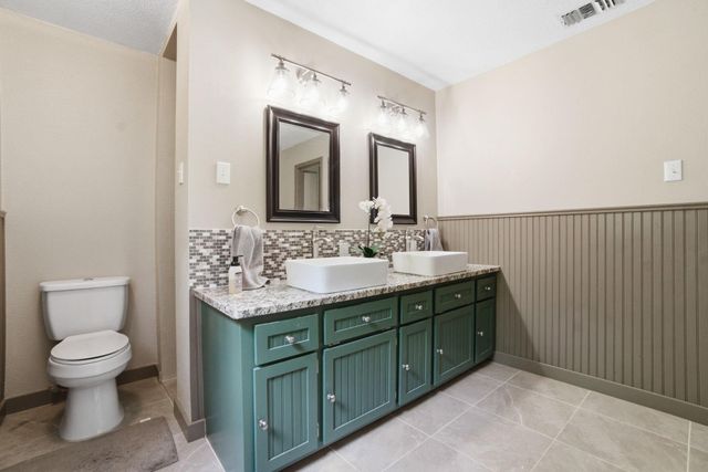 213 Lakefront Drive, Onalaska, TX 77360
