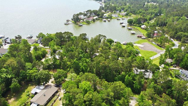 213 Lakefront Drive, Onalaska, TX 77360
