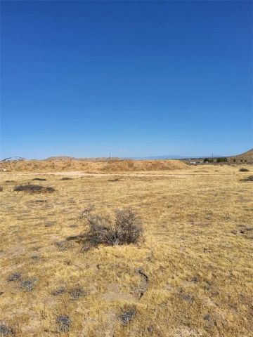 255 W Avenue N, Palmdale, CA 93551
