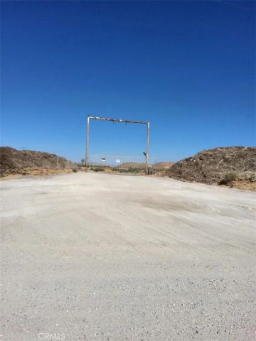 255 W Avenue N, Palmdale, CA 93551