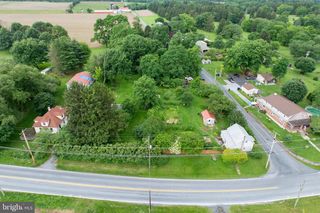 1704 WEAVERTOWN RD, Douglassville, PA 19518