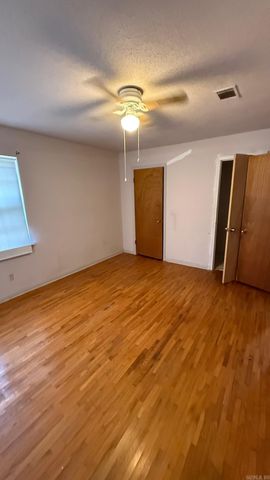 1117 Sorrells Drive, Jacksonville, AR 72076