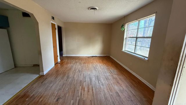 1117 Sorrells Drive, Jacksonville, AR 72076