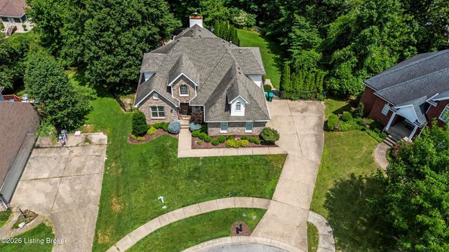 8807 Grand Ridge Ct, Louisville, KY 40214