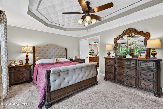 8807 Grand Ridge Ct, Louisville, KY 40214