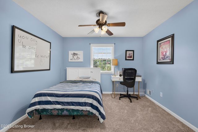 8807 Grand Ridge Ct, Louisville, KY 40214