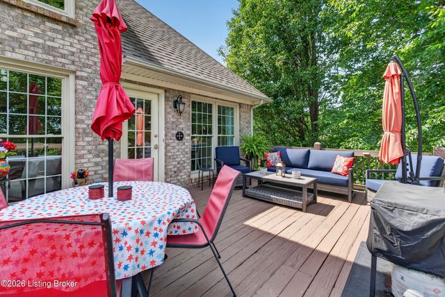 8807 Grand Ridge Ct, Louisville, KY 40214