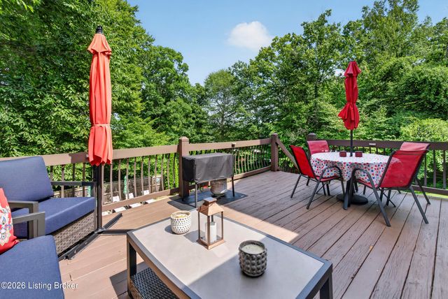 8807 Grand Ridge Ct, Louisville, KY 40214
