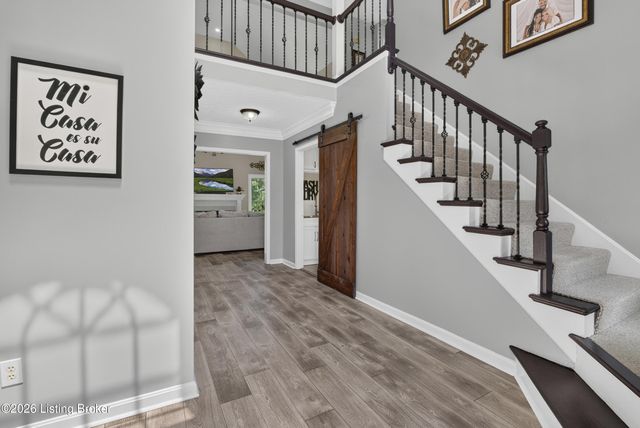8807 Grand Ridge Ct, Louisville, KY 40214