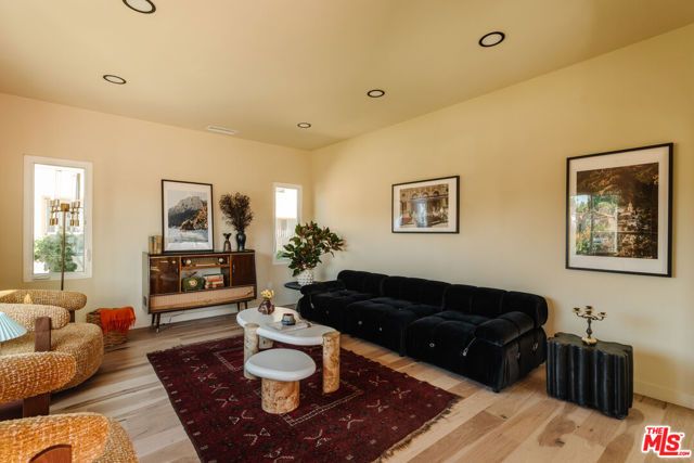 3440 Buckingham Road, Los Angeles, CA 90016