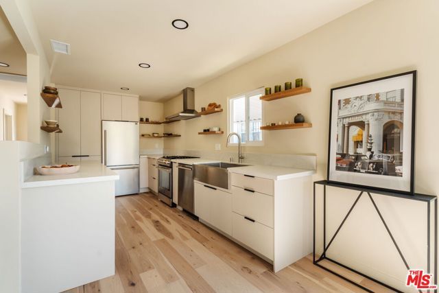 3440 Buckingham Road, Los Angeles, CA 90016