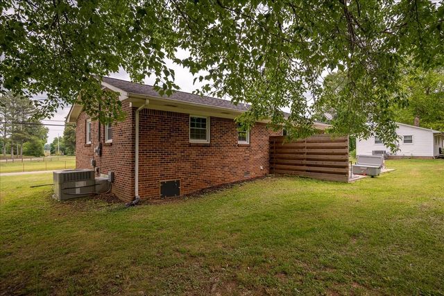 3417 Gimlet Rd, Lawrenceburg, TN 38464