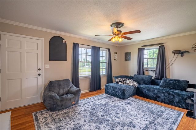 3417 Gimlet Rd, Lawrenceburg, TN 38464