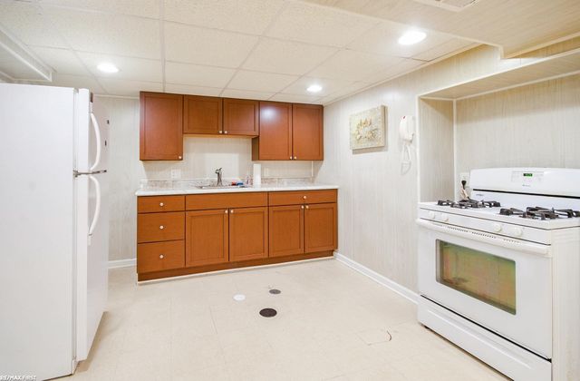 24509 Wood Street, St Clair Shores, MI 48080