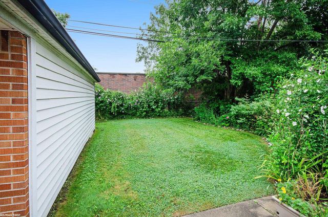 24509 Wood Street, St Clair Shores, MI 48080