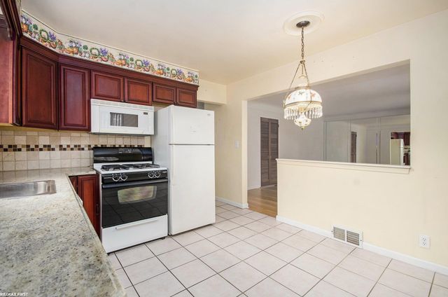 24509 Wood Street, St Clair Shores, MI 48080