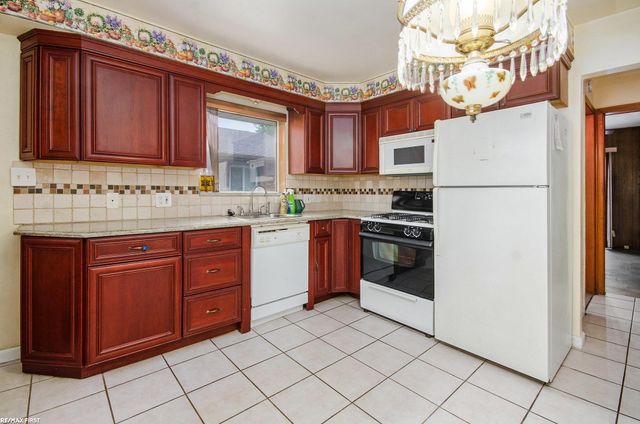 24509 Wood Street, St Clair Shores, MI 48080