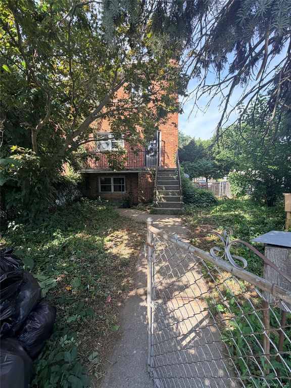4200 E Tremont Avenue, Bronx, NY 10465 — exterior