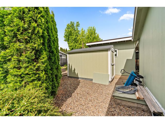 1199 N TERRY St 252, Eugene, OR 97402