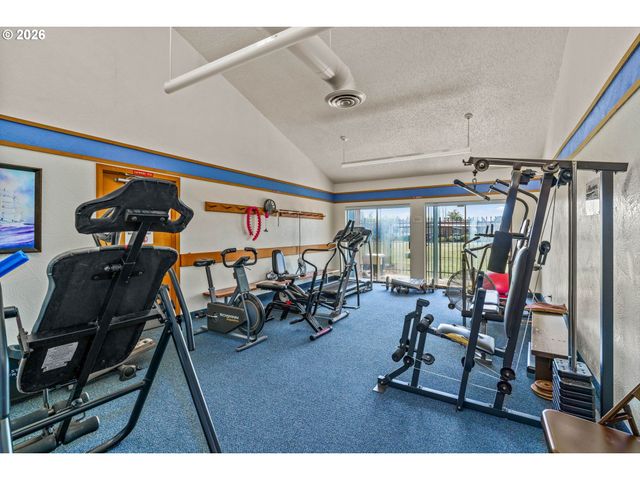1199 N TERRY St 252, Eugene, OR 97402